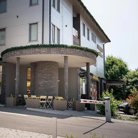 Emerald Apartman *